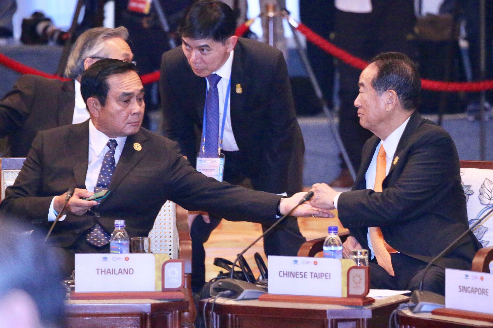 Cuộc đối thoại không chính thức giữa APEC – ASEAN. Thủ tư