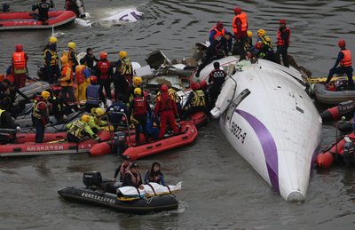 Hãng hàng không TransAsia xảy ra tai nạn, Tổng thống yêu cầu tập trung hết sức cho công tác cứu nạn