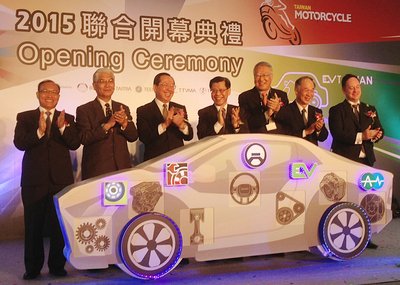 Hơn 7300 khách hàng hải ngoại tham gia Triển lãm linh kiện xe hơi 5 trong 1 năm 2015
