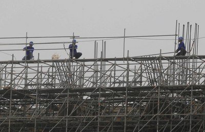 Viện hành chính thông qua dự án sửa đổi, kể từ năm 2016 thời gian làm việc thu ngắn còn 40 tiếng/ tuần.