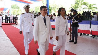 Phó Tổng thống tới dự Lễ nhậm chức của Tổng thống nước bạn và hàn huyên với nguyên thủ các nước