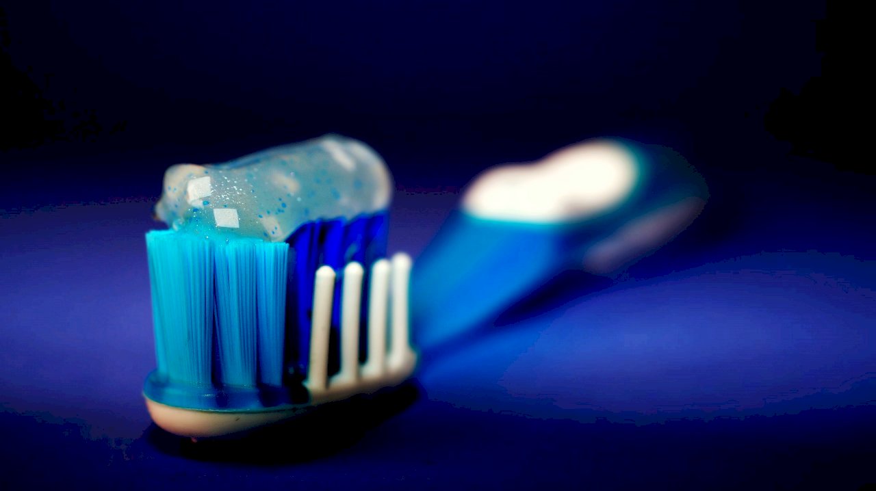 Lười biếng và không đánh răng có thể làm tăng nguy cơ nhiễm COVID-19