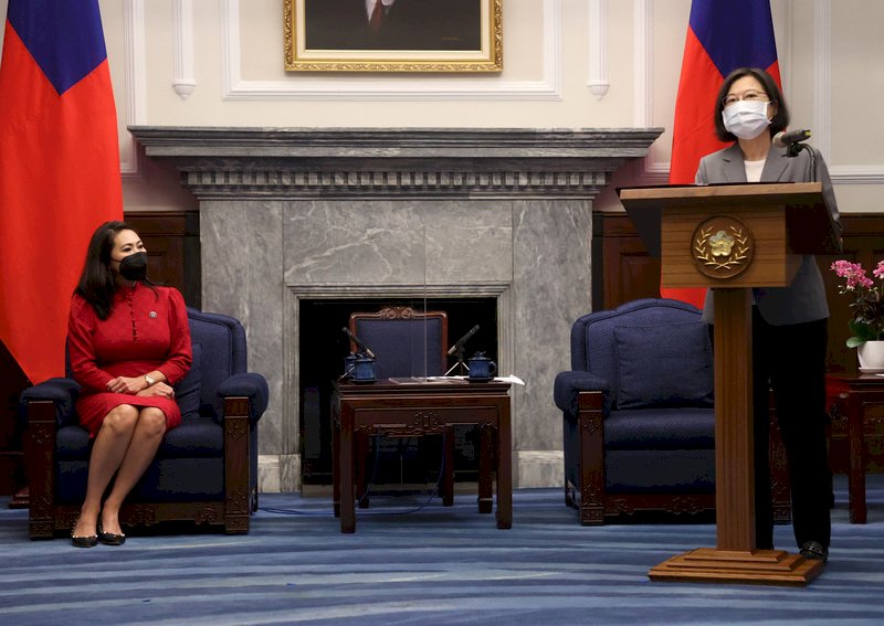 Tổng thống Thái Anh Văn tiếp đoàn Nghị sĩ Mỹ tại Phủ Tổng thống, kỳ vọng Đài Loan và Mỹ có thể ký kết hiệp định FLA