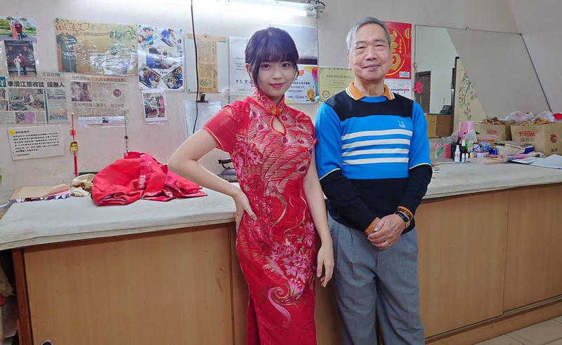 Sư phụ Lý Thanh Giang – 60 năm với nghề may sườn xám, chứng kiến lịch sử phát triển của trang phục