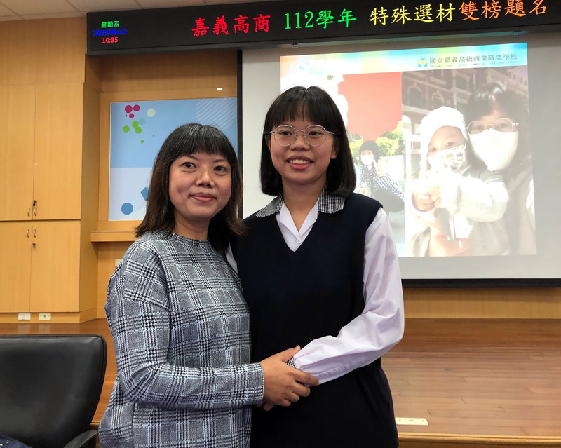 Con em của di dân mới người Việt cùng lúc được tuyển thẳng vào hai trường đại học hàng đầu của Đài Loan