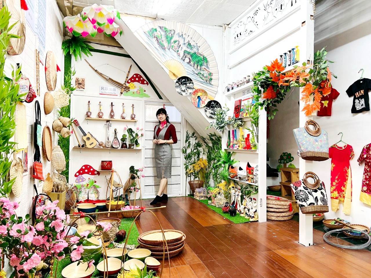 Di dân mới Đồng Thị Dung chia sẻ về quá trình phấn đấu và trải nghiệm dự hoạt động “Xuân quê hương 2023” (1)