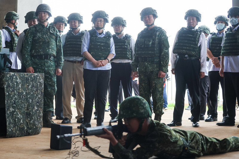 Lần đầu tiên có sĩ quan nữ tự nguyện tham gia triệu tập giáo dục quân nhân dự bị, Tổng thống: quyết tâm bảo vệ quê nhà là không phân biệt giới tính, hi vọng có nhiều người phụ nữ tham gia hơn
