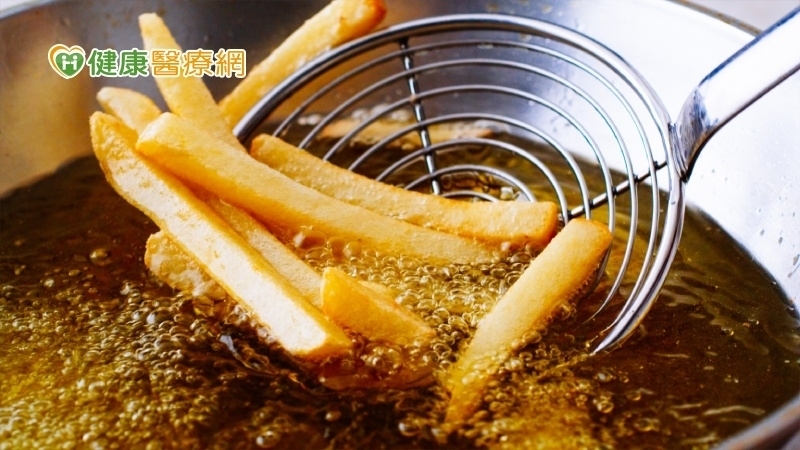 Ăn nhiều đồ chiên rán càng khiến tình trạng trầm cảm nghiêm trọng hơn