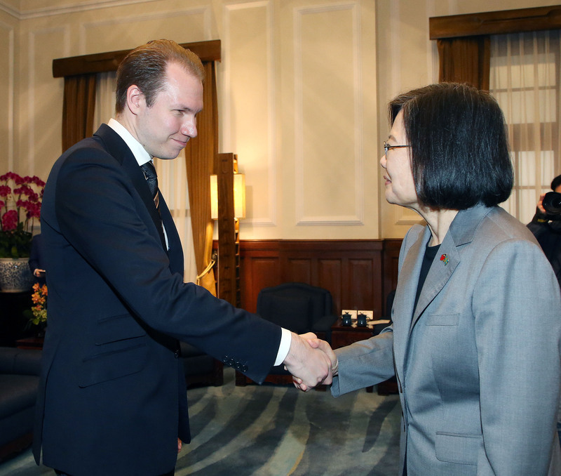 Tiếp đoàn Nghị sĩ Quốc Hội Thụy Điển, Tổng thống hi vọng Thụy Điển ủng hộ Đài Loan ký kết Thỏa thuận bảo hộ đầu tư BIA với Liên minh châu Âu