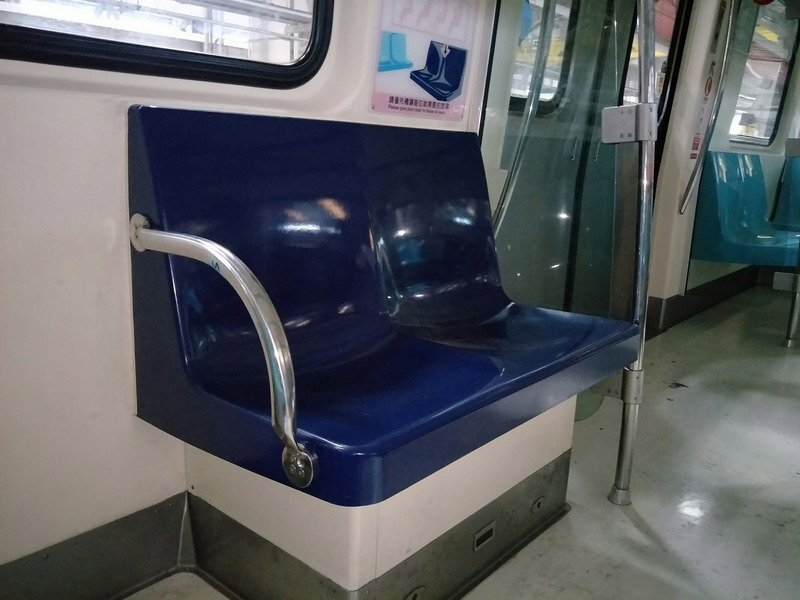 Dự kiến sửa đổi quy định ghế ưu tiên “dành cho người già, phụ nữ và trẻ em” thành ghế ưu tiên “dành cho người thực sự cần thiết”
