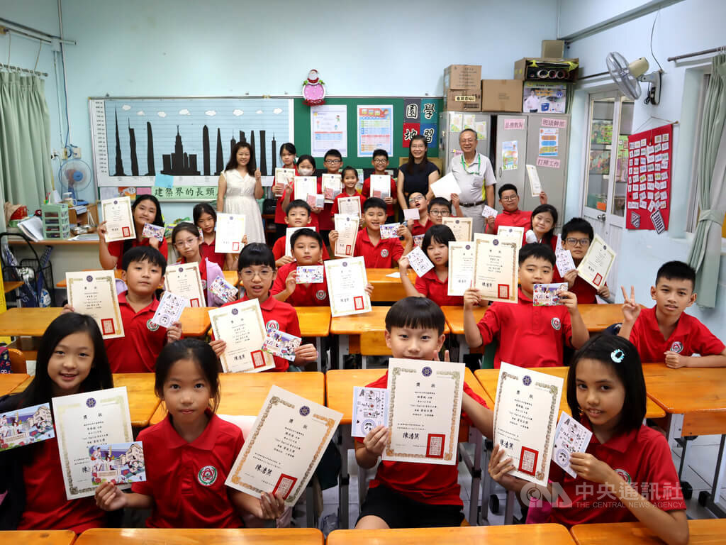 Học sinh Trường Đài Bắc nói ngoại ngữ không có chất giọng Đài Loan