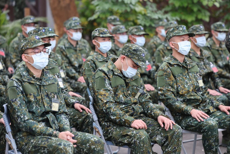 Thực hiện biện pháp “huấn luyện gây sốc”, trong quân ngũ cũng cấm sử dụng 11 nhãn hiệu điện thoại đi động của Trung Quốc