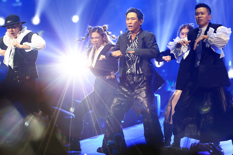 Ca sĩ Hồng Kông Đỗ Đức Vỹ mang chuyến lưu diễn thế giới GetUp đến Taipei Arena vào tối ngày 18/5. Đây là lần đầu tiên anh biểu diễn tại Taipei Arena sau 40 năm kể từ khi bước chân vào showbiz. (Ảnh: CNA)