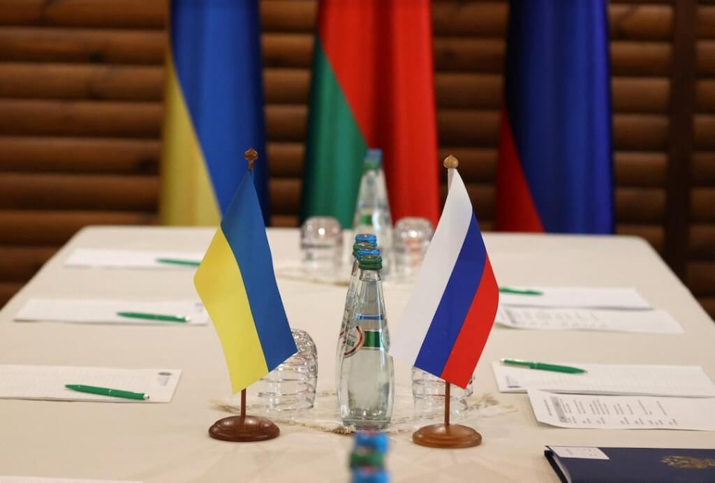 Truyền thông Mỹ: Nga–Ukraine đều lên tiếng tuyên bố, theo đuổi chiến thuật “bờ vực nguy hiểm” Truyền thông Mỹ: Nga–Ukraine đều lên tiếng tuyên bố, theo đuổi chiến thuật “bờ vực nguy hiểm”
